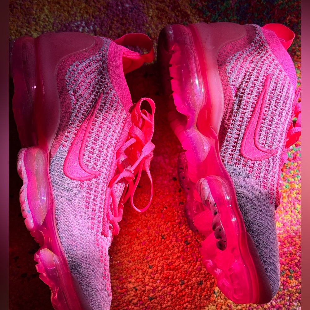 Sz 8 womens Air Max FlyKnit